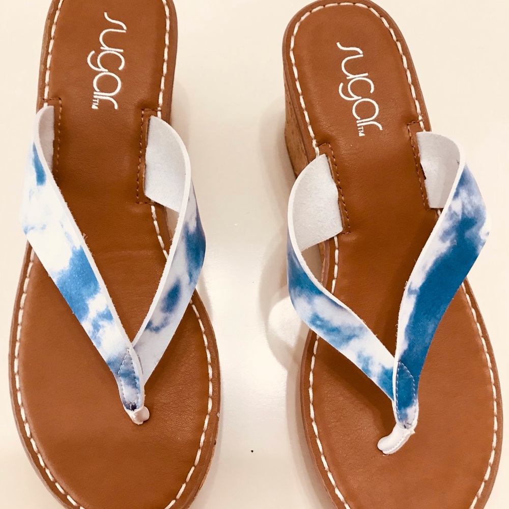 Size 8/12 womens thong sandals. NWT